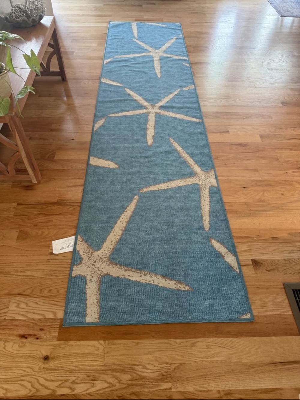 Ruggable Pale Blue Starfish Round Rug & Runner -Gold Starfish Pattern - Picture 6 of 10